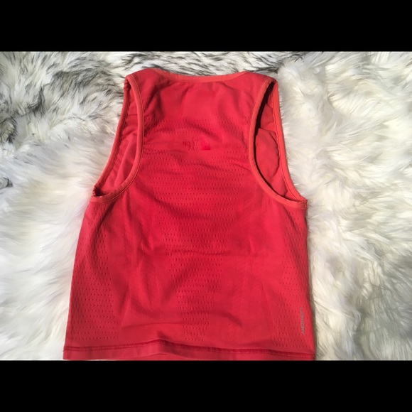 The North Face cropped tank/M-L - Picture 6 of 7